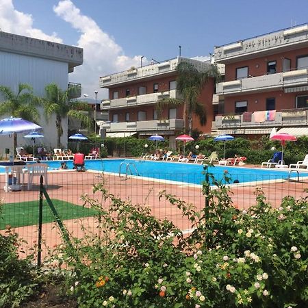 Taormina Mare Piscina Fondachello Apartman Fondachello  Kültér fotó