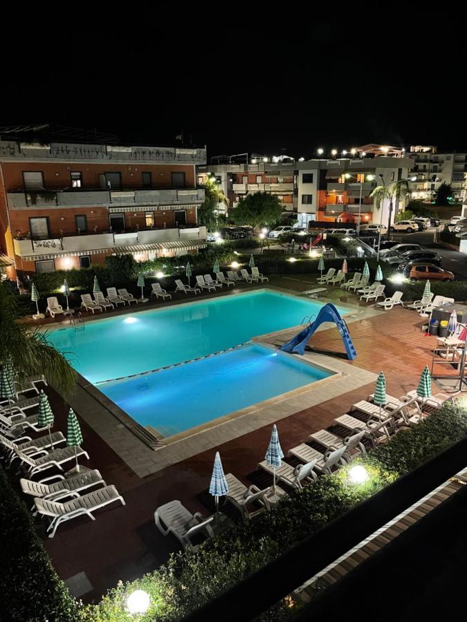 Taormina Mare Piscina Fondachello Apartman Fondachello  Kültér fotó