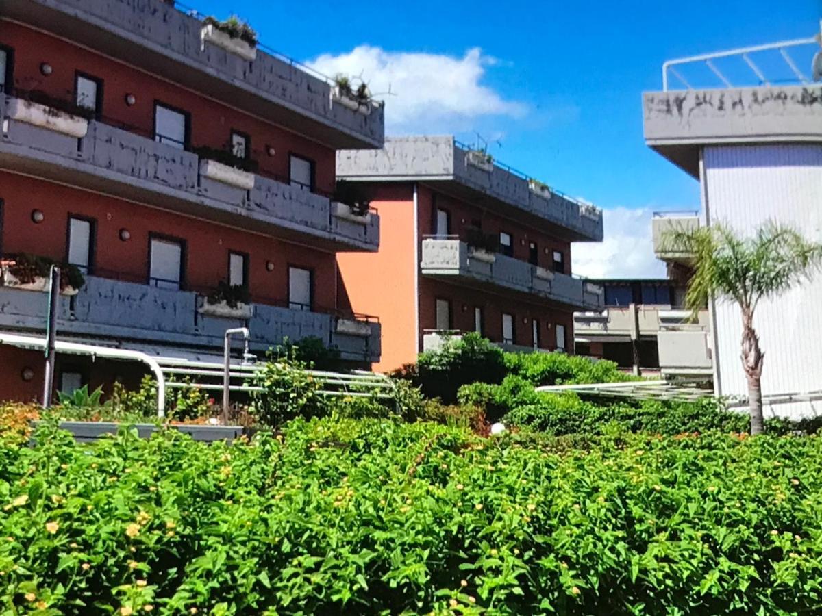 Taormina Mare Piscina Fondachello Apartman Fondachello  Kültér fotó